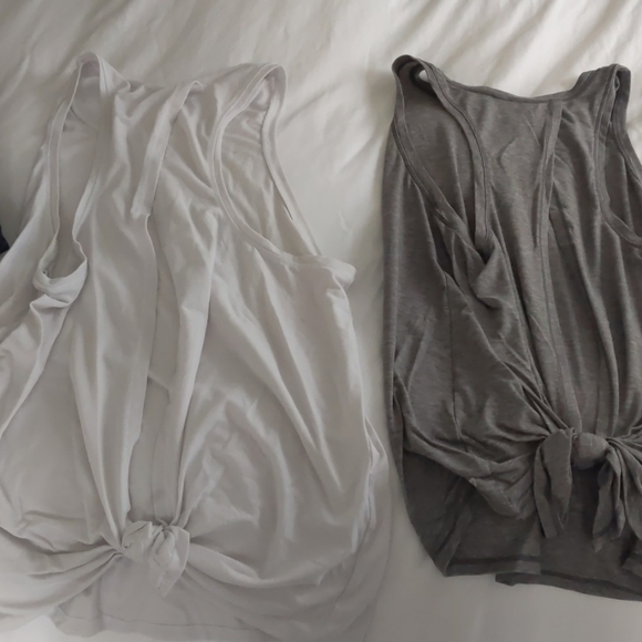 Gap workout tanks - Picture 2 of 2